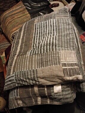 JCPenney Studio Neutral Stripe Patchwork Vintage Cross stitched Comforter. 🛏️
